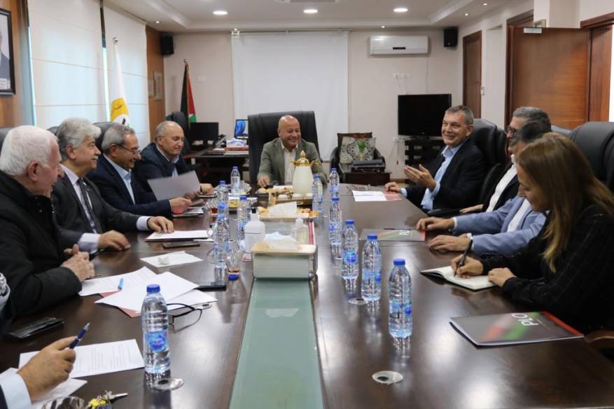 B32AD95F-9770-4B74-943E-2A47EAEF5219