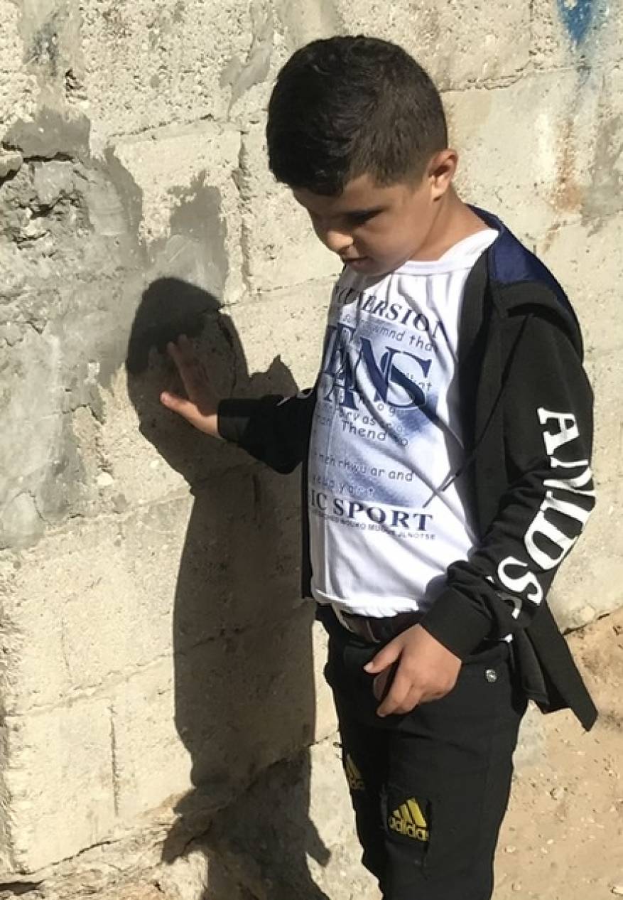 C15795E8-2FEF-457B-8C64-613A77C84C11