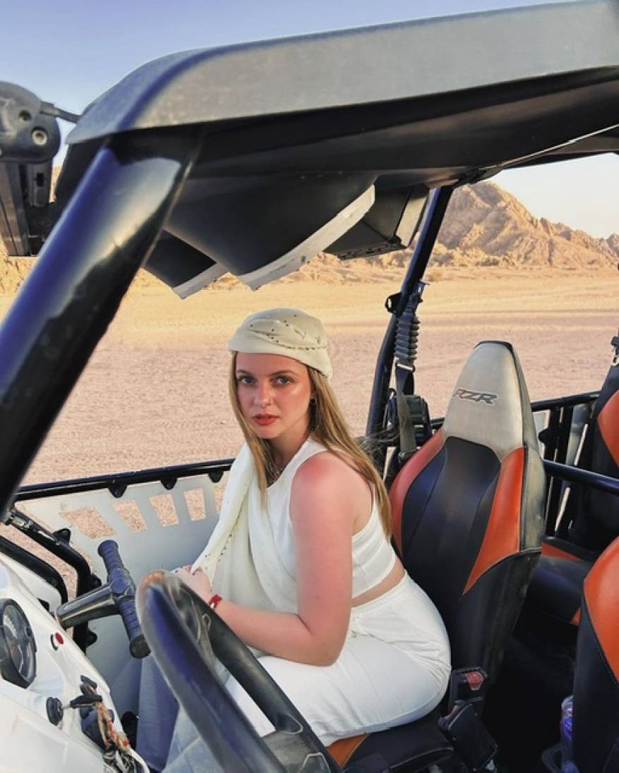 0A406AEB-6081-48C0-B103-2F52712D6524