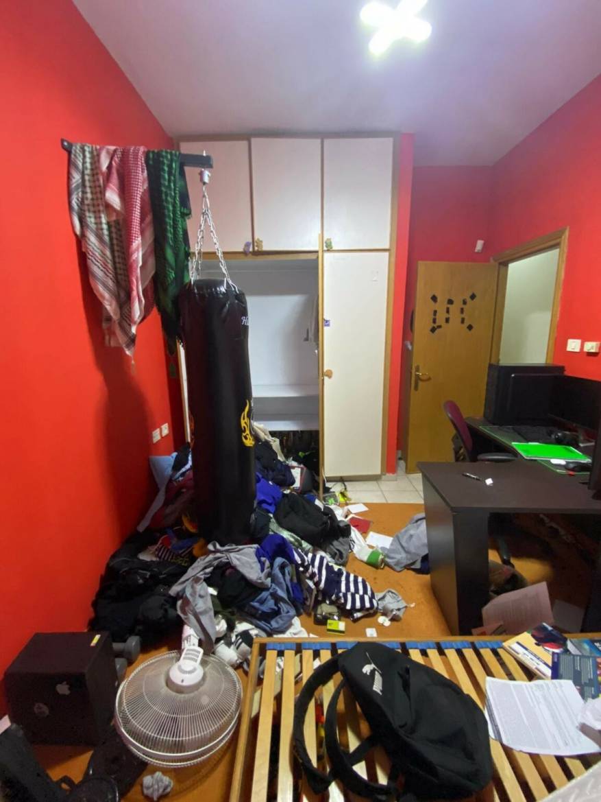 E5F06381-C9F1-48B3-AD44-D8DC5B60E9BF