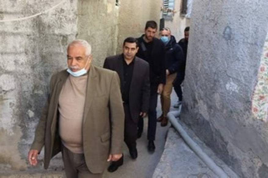 6B796FF1-EF6B-4AAD-BEAE-00F421444579