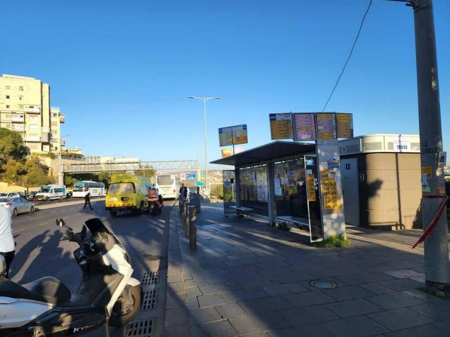 71D28B6C-3CDD-4E70-8ED9-D8B49ED92CAC