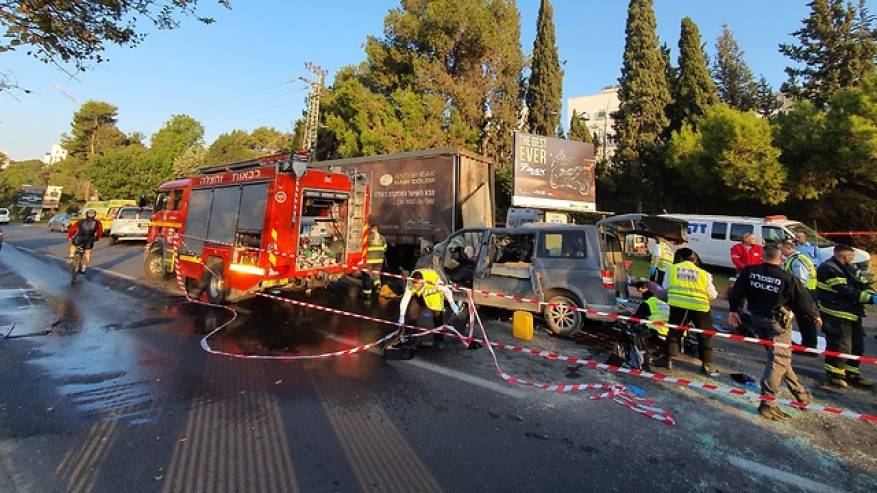 BC487911-A28E-4F3E-B2E8-B136CA7F3C25