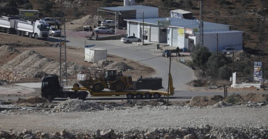 الاحتلال يخلف دمارا واسعا ويحرم عائلات من رزقها في عناب الكبيرة جنوب الخليل