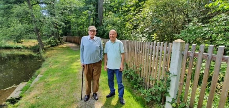 AC465AE1-22E5-41CC-9550-5B40AE1DECB3