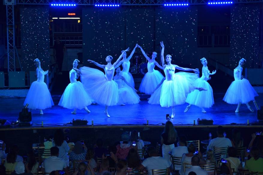 3903CDF8-5B6B-40DA-B62F-62AB0139BBDB