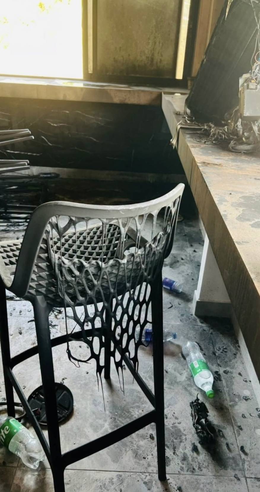 مستوطنون يحرقون مطعما جنوب نابلس