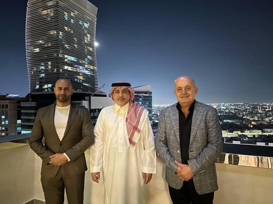 e2d9497a-5b16-4936-8888-658322a6d38d