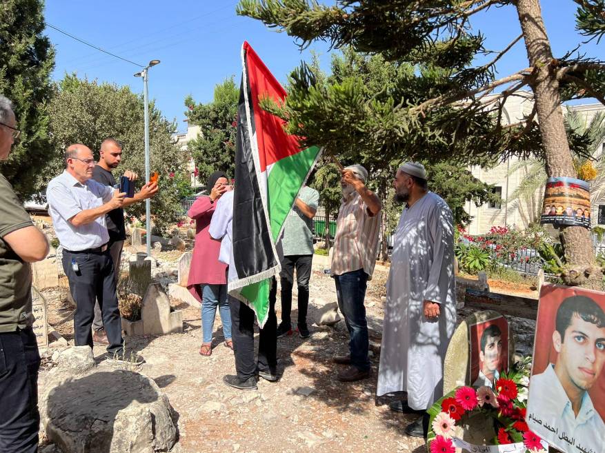 --------------------------------------