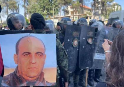 تمديد اعتقال 4 نشطاء على خلفية الاحتجاجات ضد قتل نزار بنات