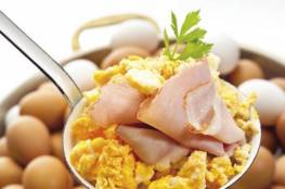 ما خطر تناول البيض بكميات كبيرة؟