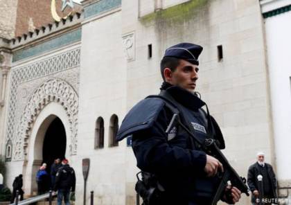 فرنسا تحظر الذبح الحلال ومساجد المسلمين ترد على ماكرون