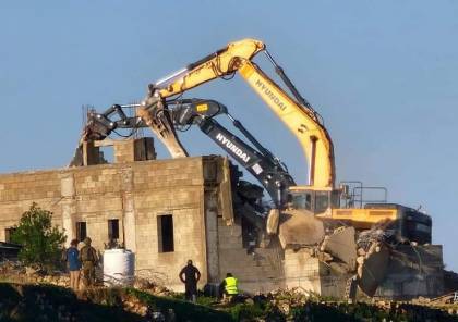 الاحتلال يهدم بناية مكونة من 16 شقة سكنية في عناتا شمال شرق القدس