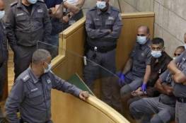 محكمة الاحتلال تمدد اعتقال أربعة أسرى من أبطال عملية "نفق الحرية"
