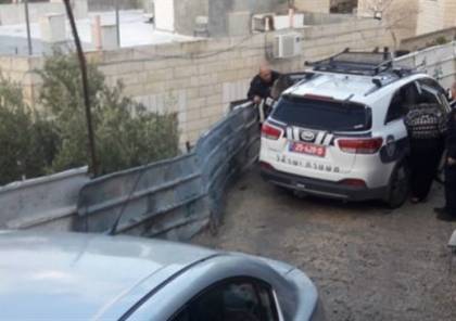 قوات الاحتلال تقتحم منزل منفذ عملية الطعن بالقدس وتعتقل عائلته