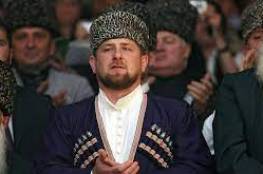 الرئيس الشيشاني يصارع أحد أبطال المصارعة.. فيديو