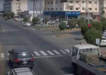  كاميرا مراقبة توثق حادث مرور مروعا في السعودية تسبب بوفاة شخصين (فيديو)