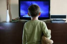 8 أضرار تلحق بالأطفال نتيجة إدمان التلفزيون والألعاب الإلكترونية