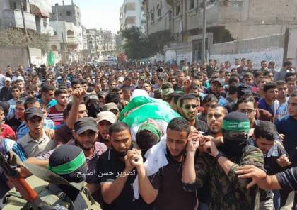 غزة: جماهير غفيرة تشيع  جثمان شهيدي القسام