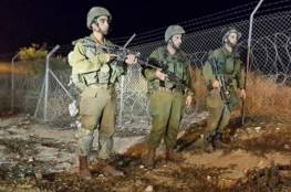 الاحتلال يعتقل 3 شبان على حدود قطاع غزة