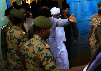 رواية مثيرة عما حدث في منزل الرئيس السوداني المخلوع لحظة اعتقاله!