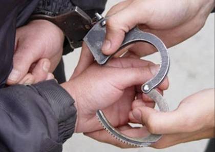 القبض على ثلاثة متهمين بسرقة مصاغ ذهبي من شقة بنابلس