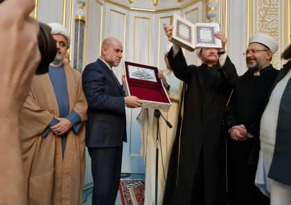  الهباش يهدي نسخة من مصحف المسجد الأقصى إلى مفتي روسيا