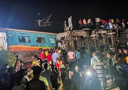 مقتل 207 على الأقل وإصابة 900 في تصادم 3 قطارات بشرق الهند (صور وفيديوهات)