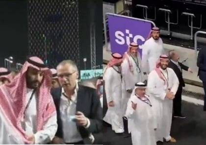 شاهد: رد فعل عفوي لمحمد بن سلمان خلال ترحيب الحضور به في جائزة السعودية للفورمولا واحد