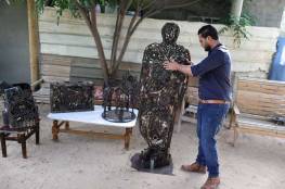 فنان من غزة يطوع الخردة لخدمة قضايا مجتمعية ووطنية (صور)