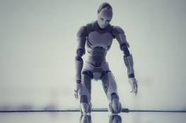 شاهد.. علماء يتمكنون من تزويد روبوتات بـ"أحاسيس" بشرية