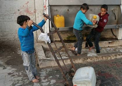 “أونروا” تحذر من موت عدد أكبر من سكان غزة بسبب نقص المياه 