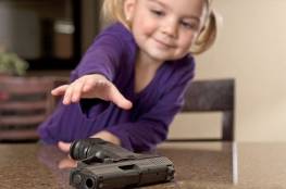 طفلة بعمر 3 سنوات تقتل بالرصاص أختها ذات الـ 4 أعوام