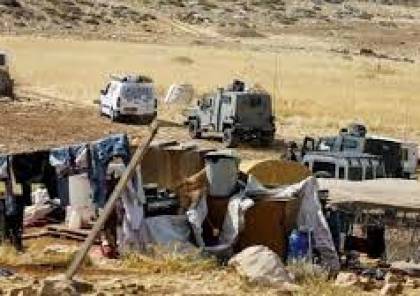 الاحتلال يهدم منشآت ويصادر معدات زراعية شرق رام الله