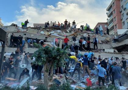 ارتفاع عدد قتلى زلزال إزمير في تركيا إلى أكثر من 100 وعمليات البحث مستمرة