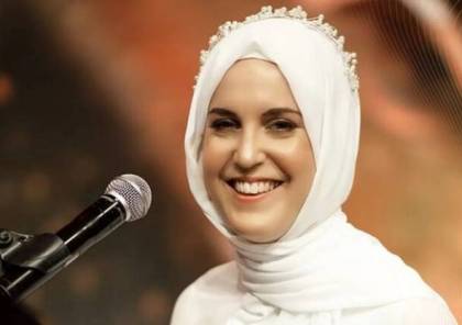 بعد اعتناقها الإسلام.. نجمة إنجليزية تبهر الجمهور بأدائها أغنية "طلع البدر علينا"