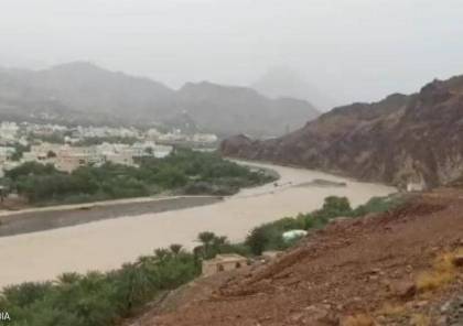 "إعصار شاهين": مصرع شخصين إثر انهيار جبل في عُمان