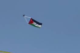  علم فلسطين يرفرف في سماء باب العامود (شاهد)