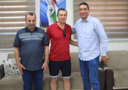 مدرب المنتخب الوطني يصل غزة