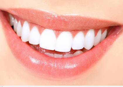 كيف تحمى أسنانك من التسوس والتهابات اللثة؟
