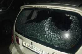 إصابة 3 مواطنين جراء رشق مستوطنين للمركبات غرب نابلس