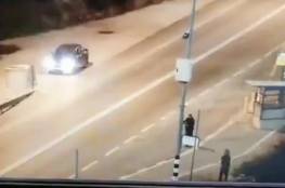 فلسطيني يرمي حارقة على جندي اسرائيلي من مسافة صفر (فيديو)