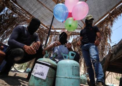 ارتفاع عدد الحرائق في غلاف غزة بفعل البالونات الحارقة إلى أربعة