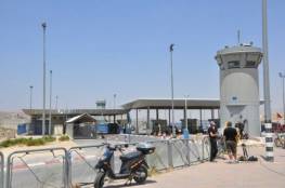 الاحتلال يغلق حاجز قلنديا ويشدد من إجراءاته في محيط القدس
