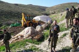 الاحتلال يحتجز مزارعين ويمنعهم من فلاحة أرضهم في قريوت