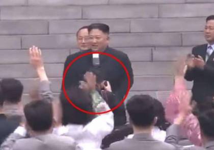 زعيم كوريا الشمالية يفصل مصوره الخاص.. لسبب غريب