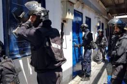 قوات القمع تستخدم الذخيرة الحية ضد الأسرى في النقب