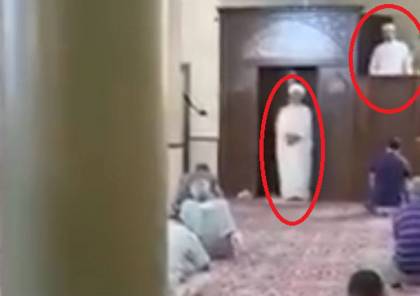خطيبان يلقيان خطبة الجمعة معا في مسجد واحد (فيديو)