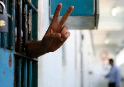 الخليل: وقفة تضامنية مع الأسرى المضربين عن الطعام في سجون الاحتلال