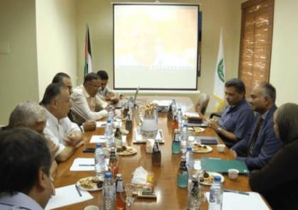 وفد من البنك الدولي ومركز تطوير المؤسسات الأهلية يزور جمعية الهلال الاحمر بغزة